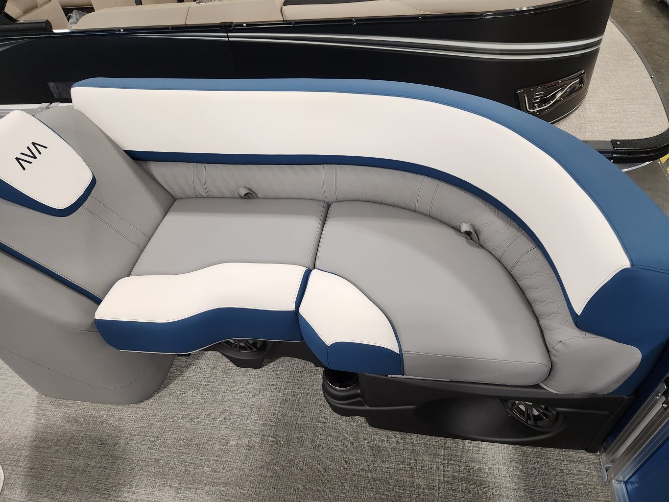 2026 Avalon 2385 QL LSZ PLATINUM