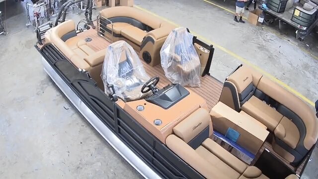 2026 Bentley Elite 223 Admiral