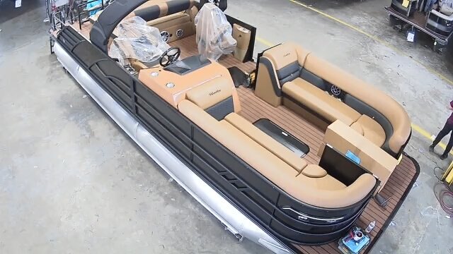 2026 Bentley Elite 253 Swingback Dual Capt