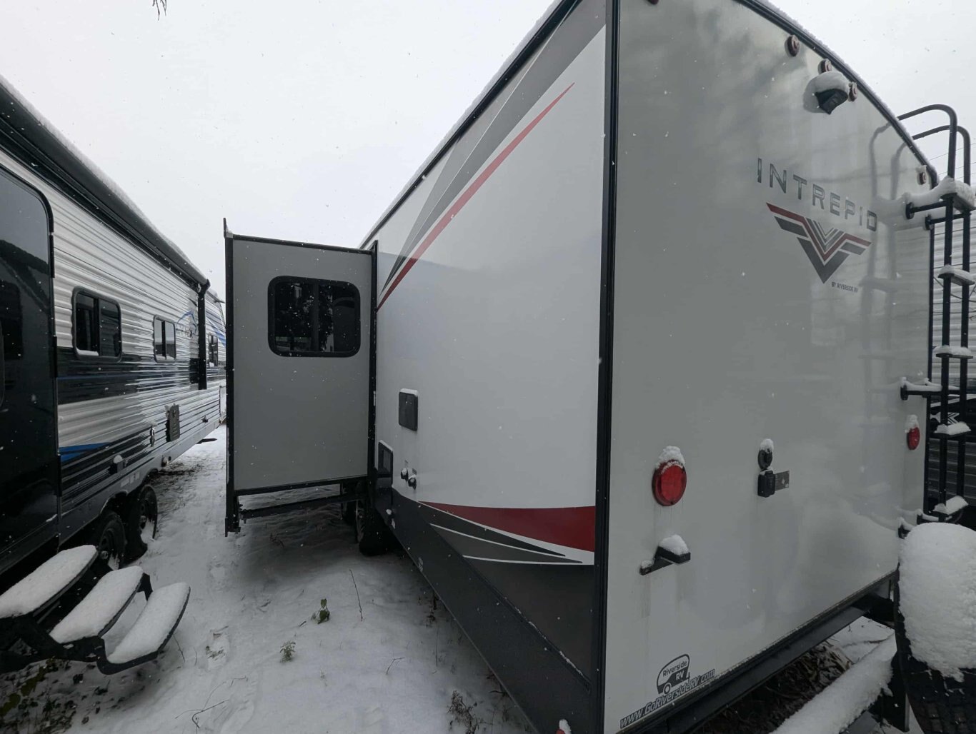 2021 Riverside RV Intrepid 281DDB