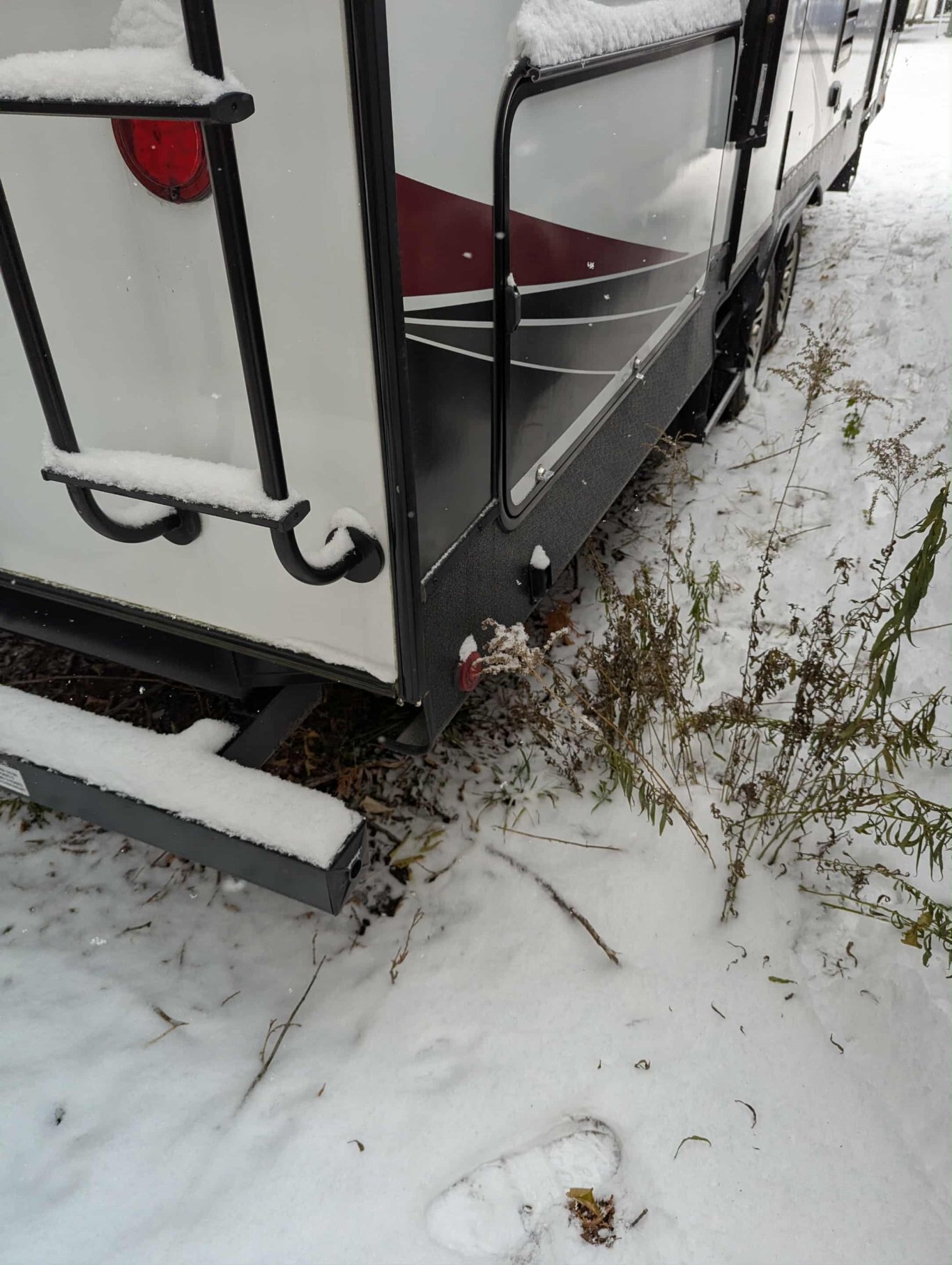 2021 Riverside RV Intrepid 281DDB