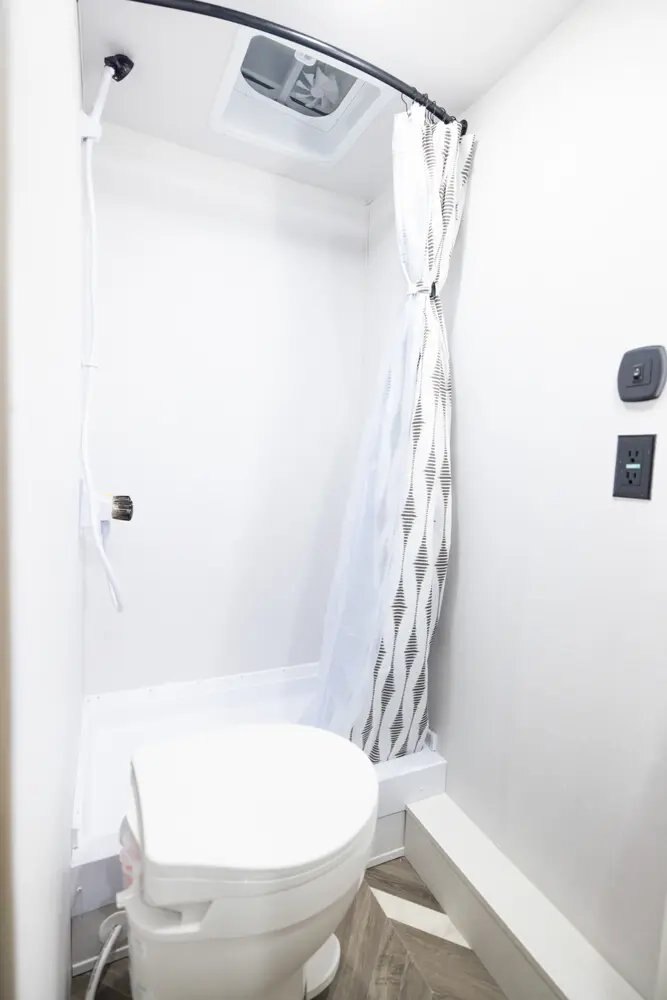 2026 Ozark 1620 DBLE Limited Edition