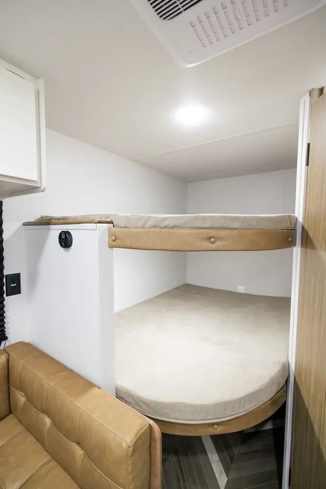 2026 Ozark 1620 DBLE Limited Edition