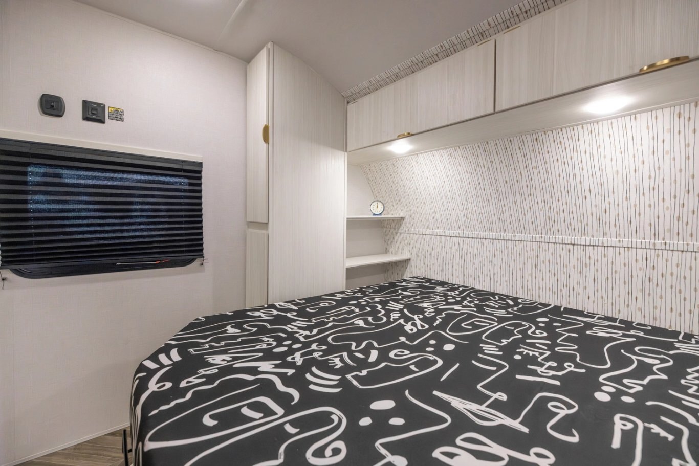 2026 Ozark 25CP (Couple’s Paradise) ASCENT FIBERGLASS UPGRADE