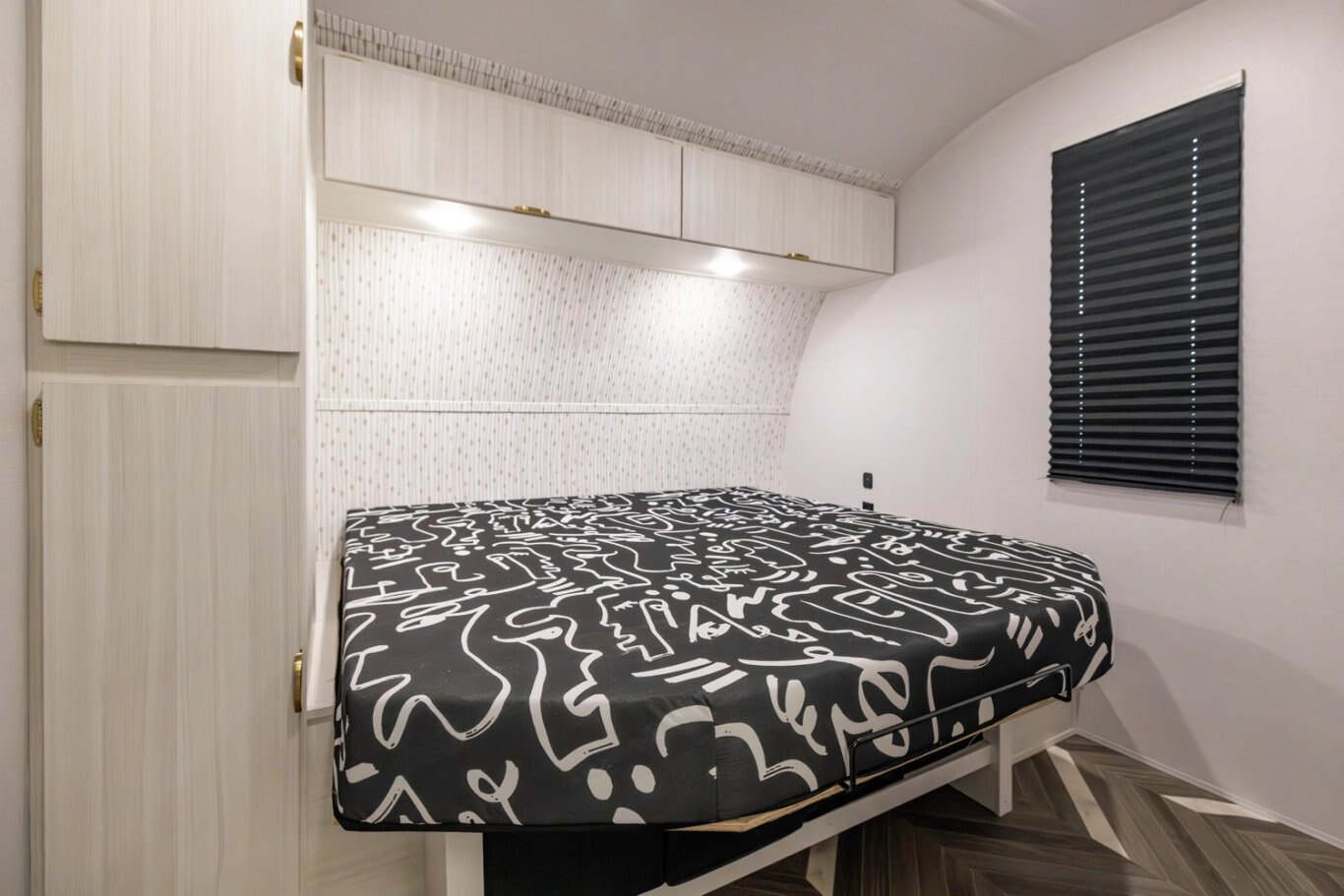 2026 Ozark 25CP (Couple’s Paradise) ASCENT FIBERGLASS UPGRADE