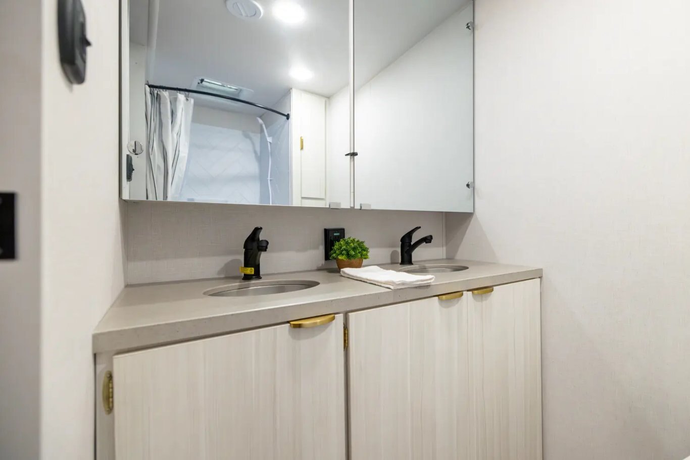 2026 Ozark 2300RB Limited Edition