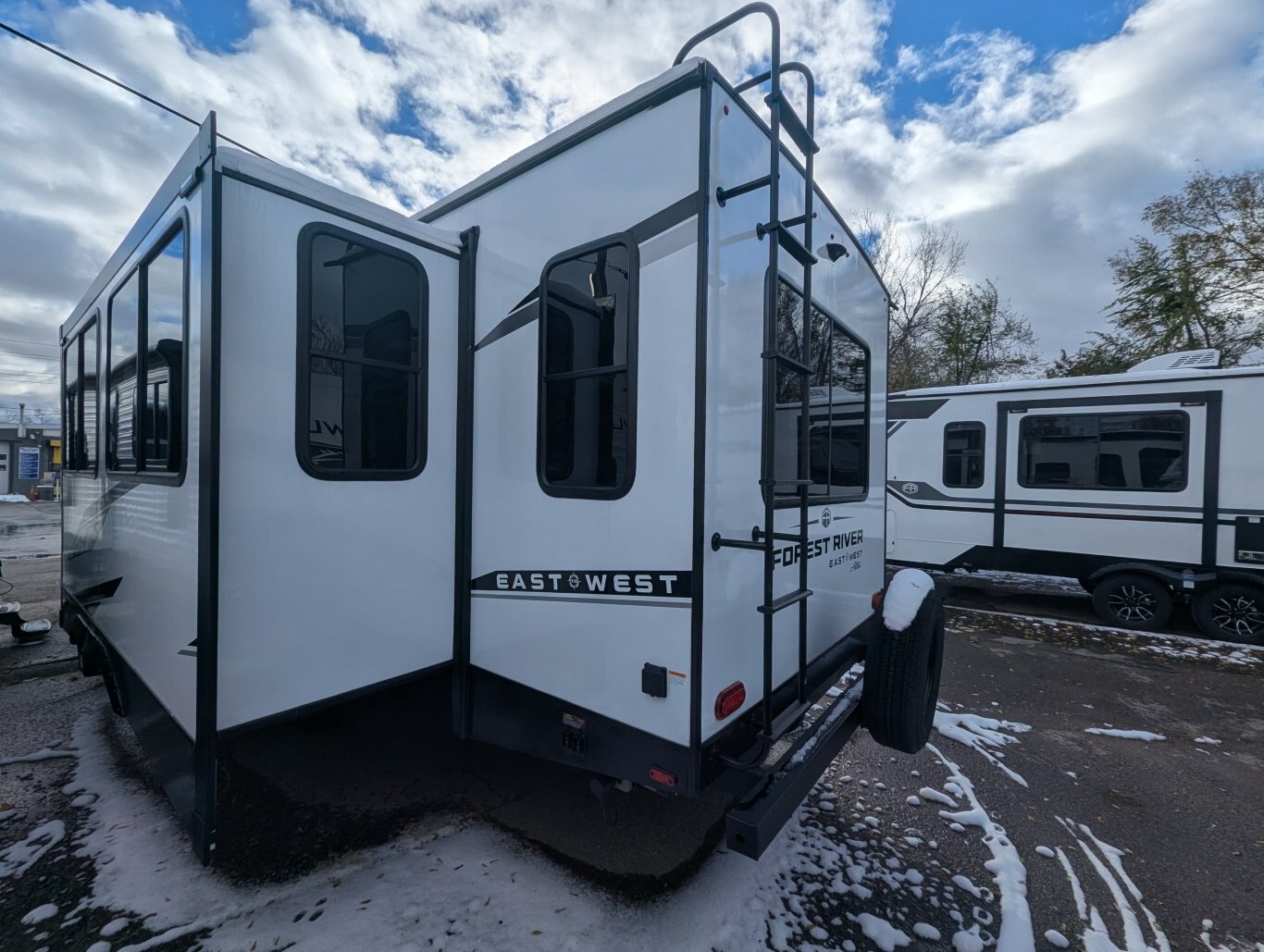 2026 East to West Alta 2850 KRL