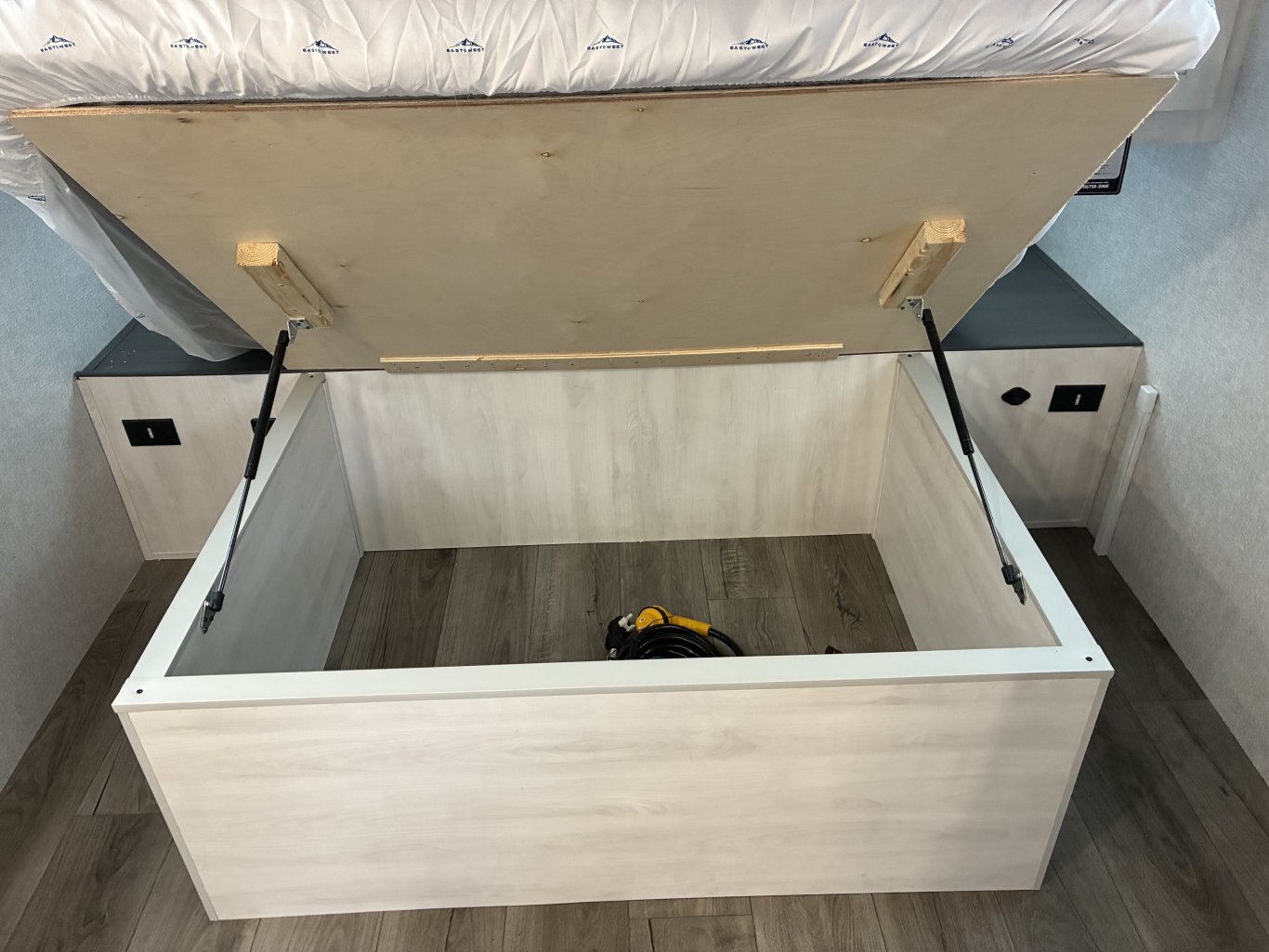 2026 East to West Longitude 185RB