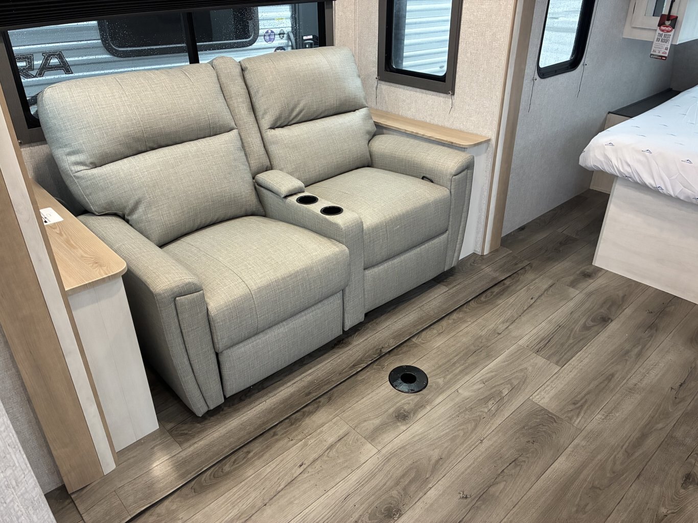 2026 East to West Longitude 185RB