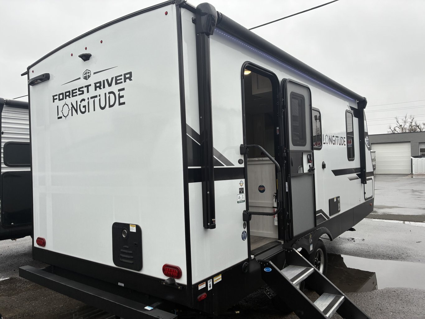 2026 East to West Longitude 185RB