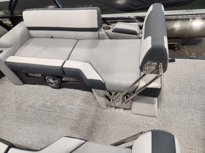 2026 Avalon 23 LSZ Quad Lounger Shift 200HP