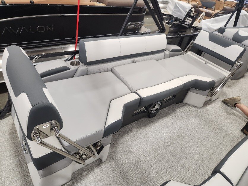 2026 Avalon 23 LSZ Quad Lounger Shift 200HP