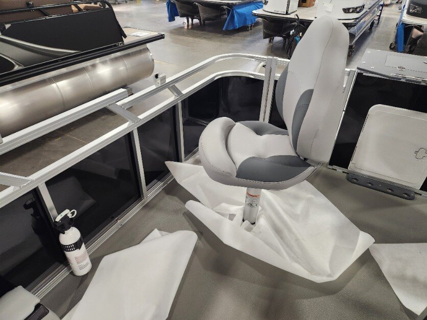 2026 Avalon 19 Venture Rear Fish Koolfab Charcoal