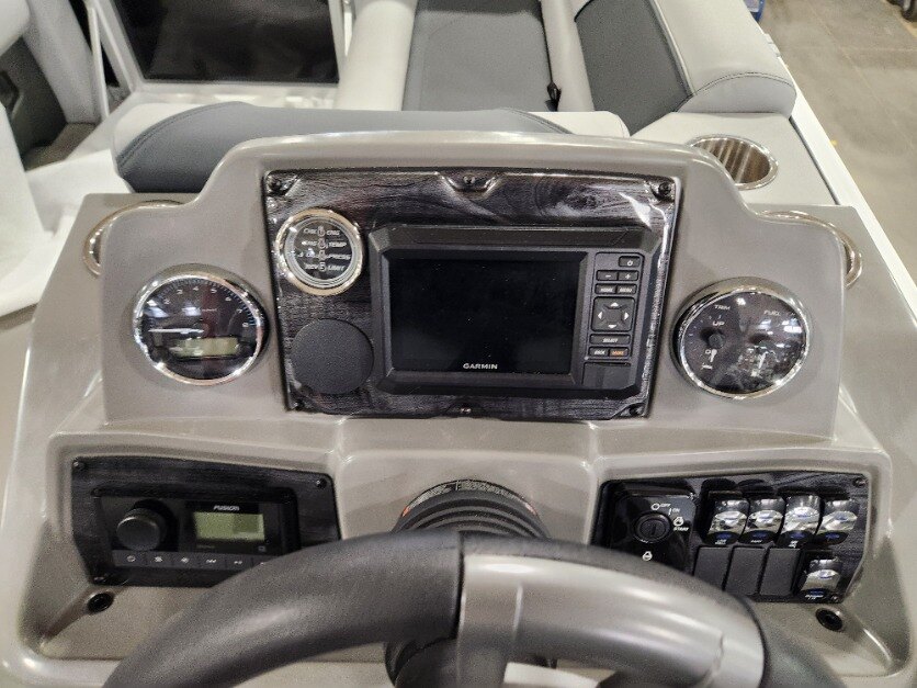 2026 Avalon 19 Venture Rear Fish Koolfab Charcoal