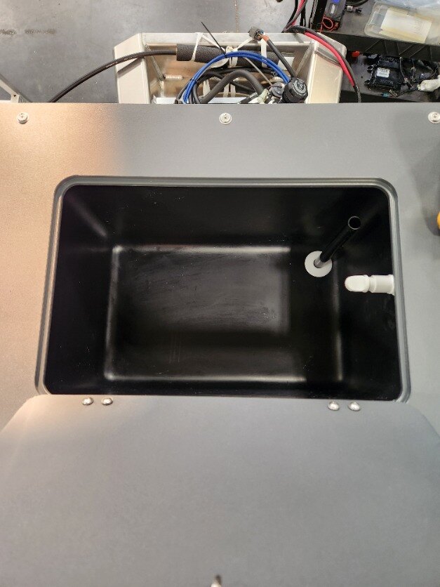 2026 Avalon 19 Venture Rear Fish Koolfab Charcoal