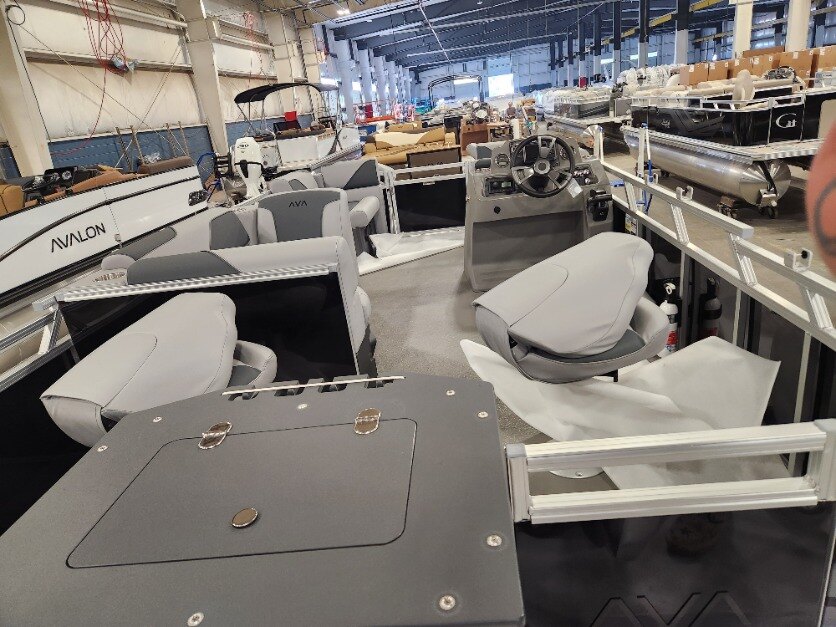 2026 Avalon 19 Venture Rear Fish Koolfab Charcoal