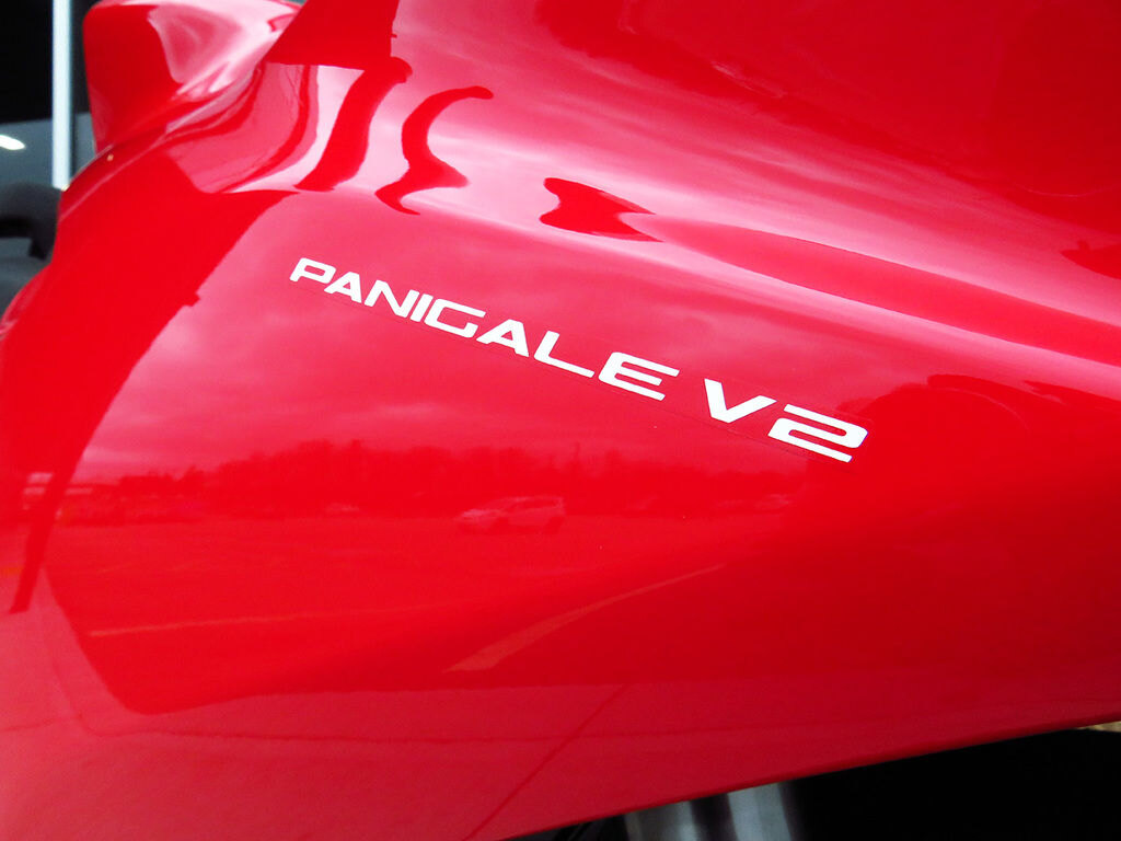 2022 Ducati Panigale V2 Ducati Red