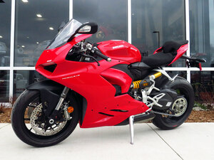 2022 Ducati Panigale V2 Ducati Red