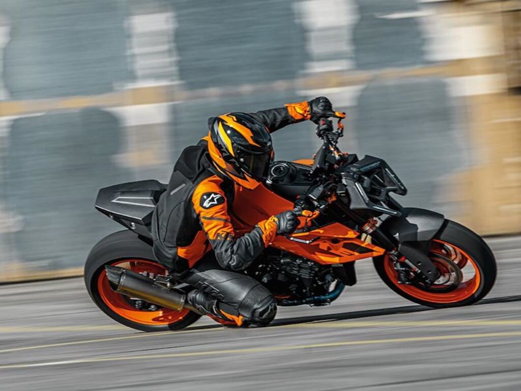 2024 KTM 990 Duke