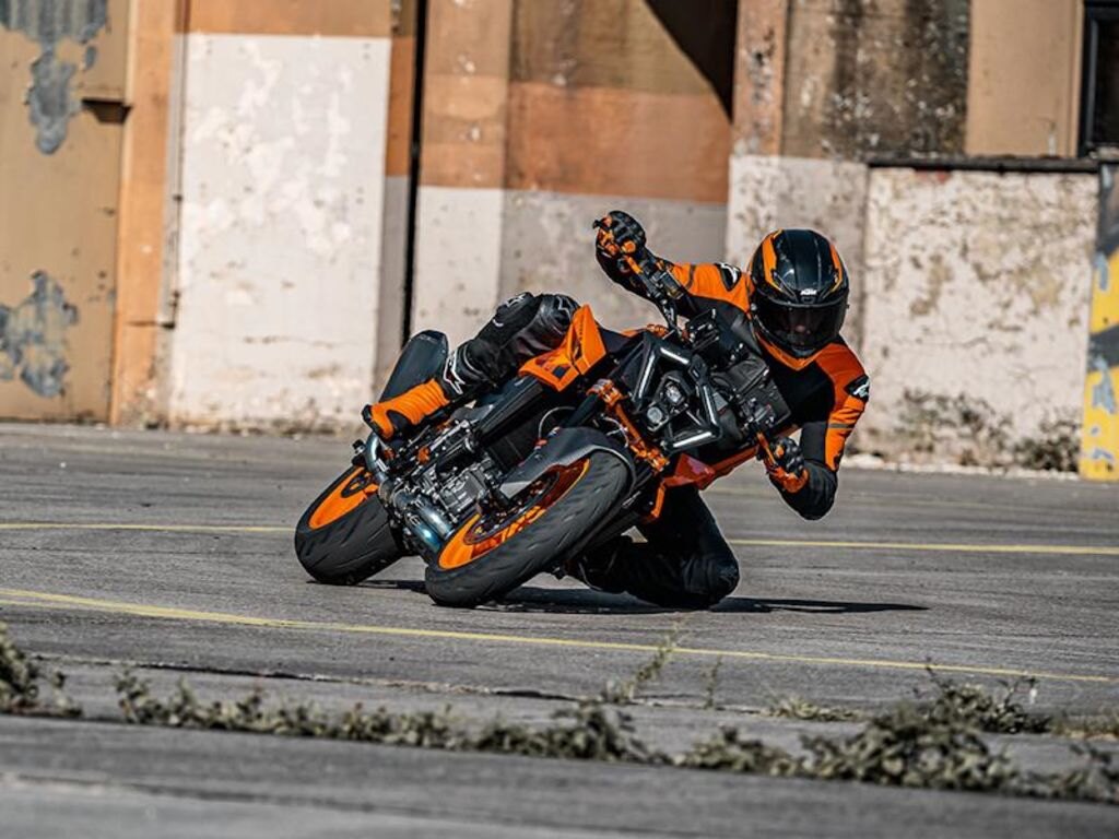 2024 KTM 990 Duke