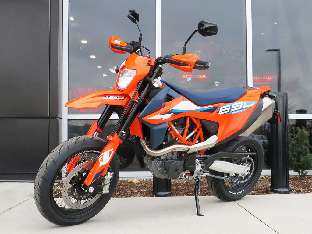 2024 KTM 690 SMC R