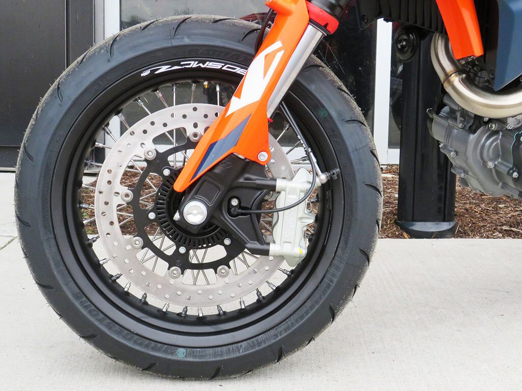 2024 KTM 690 SMC R