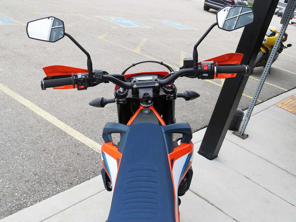 2024 KTM 690 SMC R