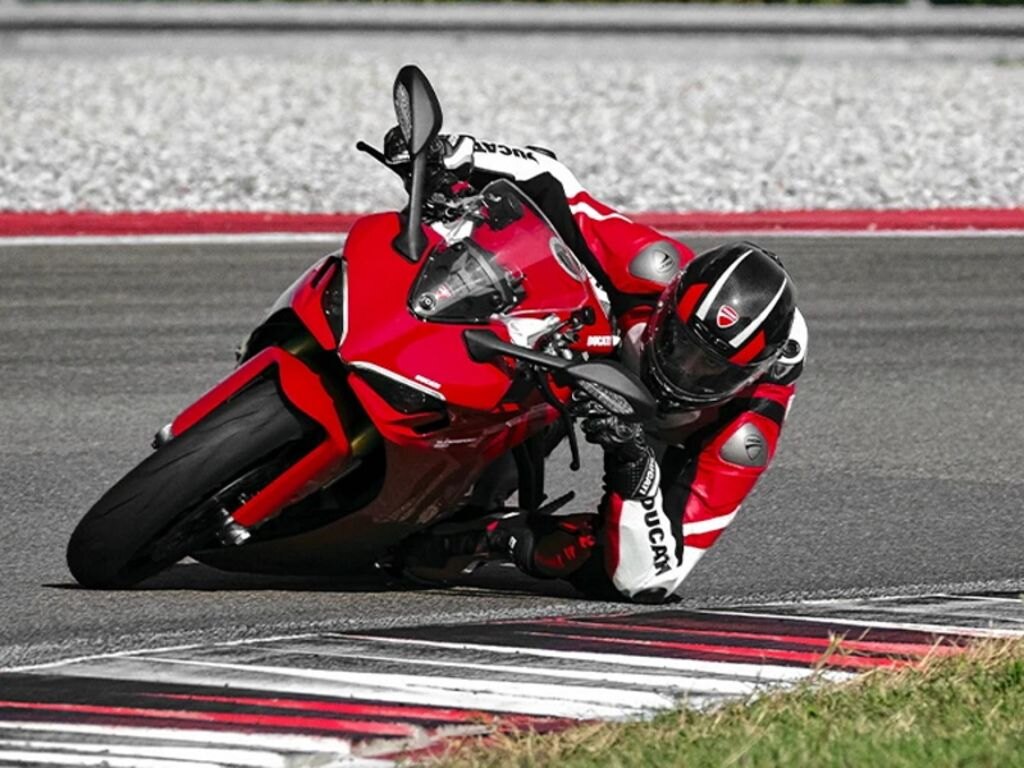 2024 Ducati Supersport 950 Red