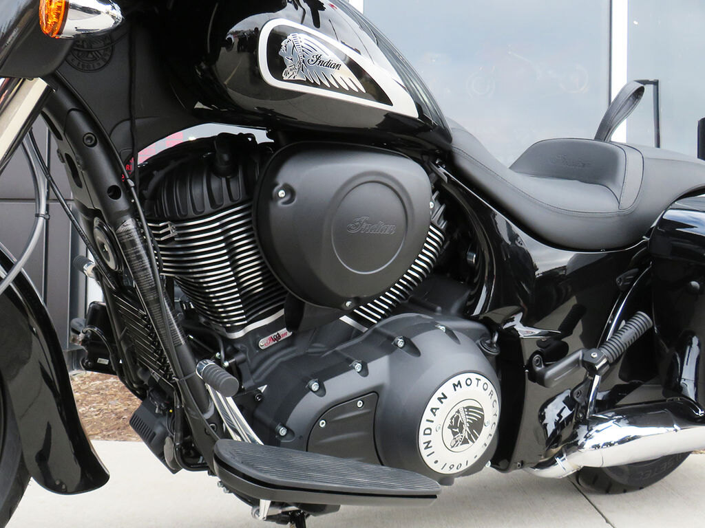 2024 Indian Motorcycle Chieftain Black Metallic