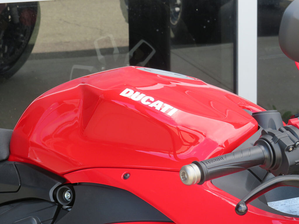 2024 Ducati Panigale V2 Red