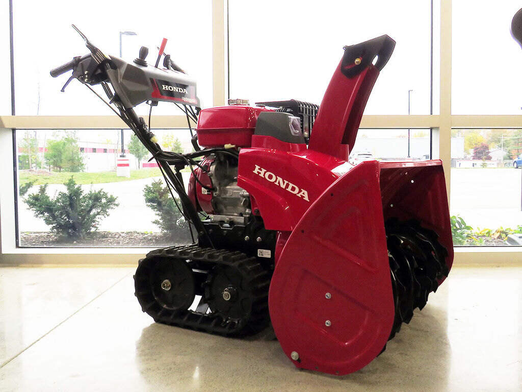 2024 Honda Power HSS1332CT - 81 cm (32 in), Track Drive Snowblower