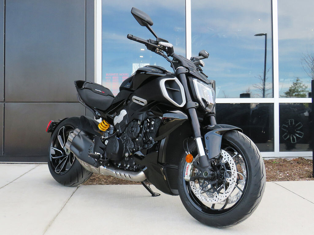 2024 Ducati Diavel V4 Black