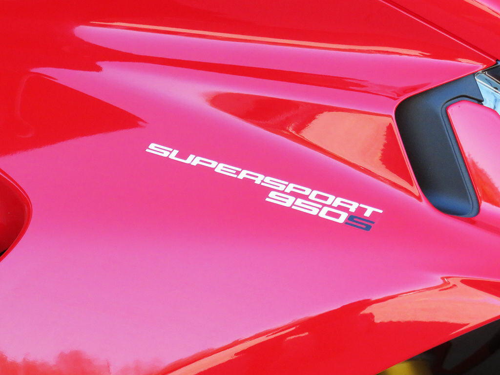 2024 Ducati Supersport 950 S Red