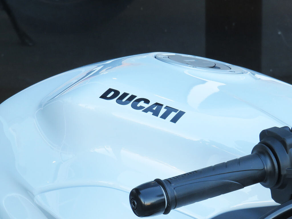 2024 Ducati Supersport 950 S White Stripe