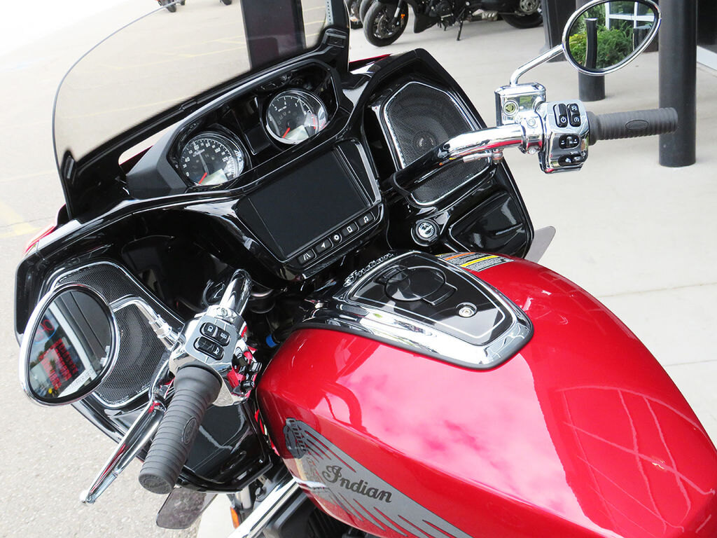 2024 Indian Motorcycle Challenger Limited w/PowerBand Audio Sunset Red Metallic