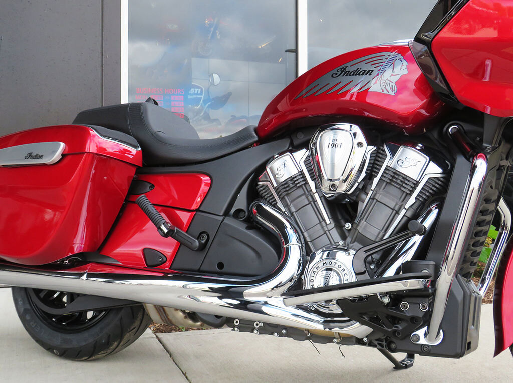 2024 Indian Motorcycle Challenger Limited w/PowerBand Audio Sunset Red Metallic
