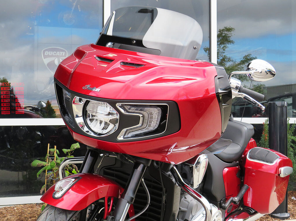 2024 Indian Motorcycle Challenger Limited w/PowerBand Audio Sunset Red Metallic