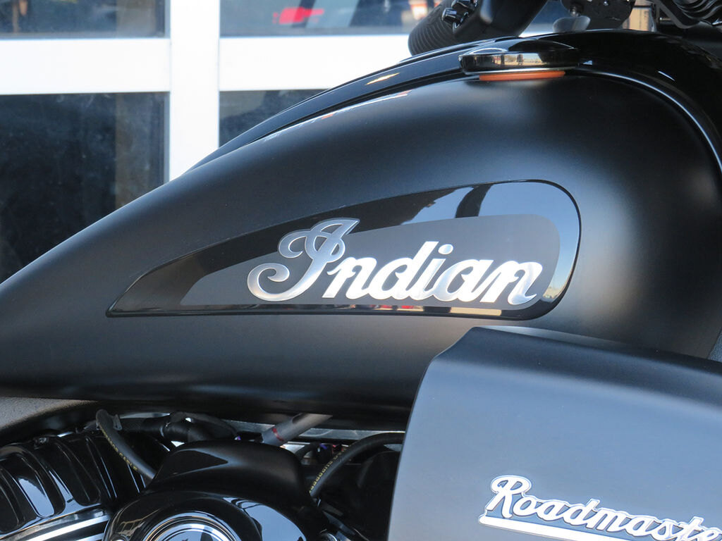 2024 Indian Motorcycle Roadmaster Dark Horse Black Smoke