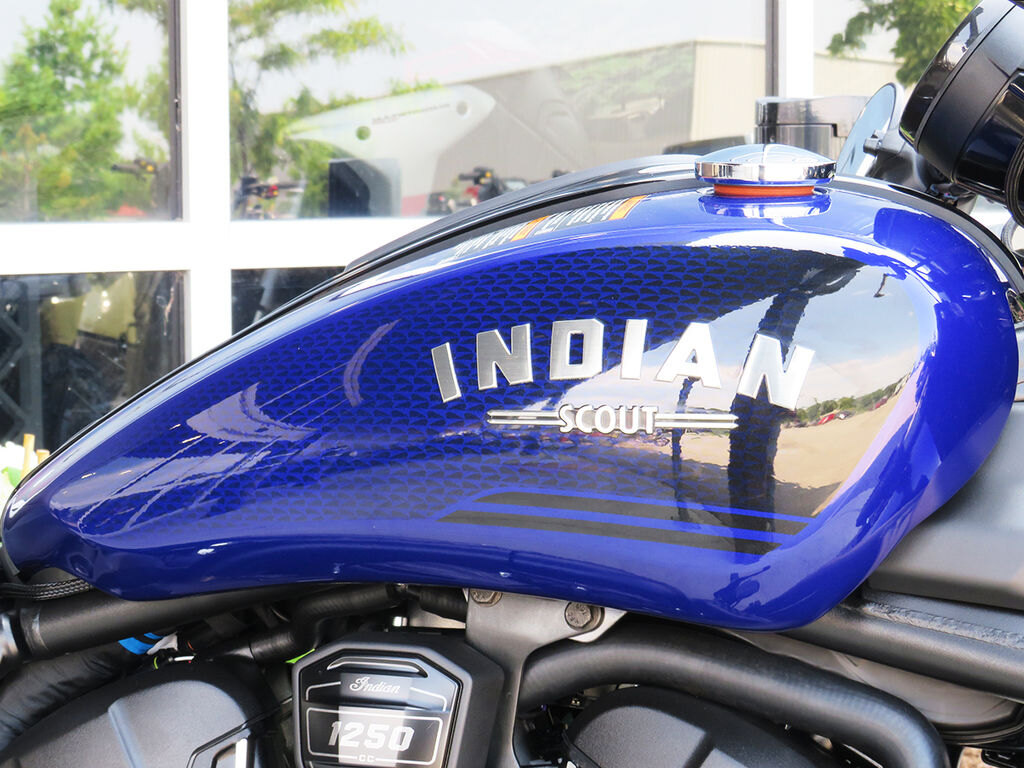 2025 Indian Motorcycle Scout Bobber Limited Tech Spirit Blue Metallic