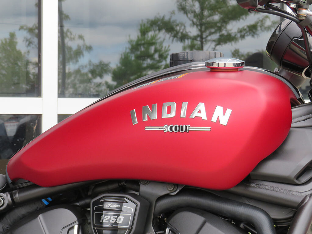 2025 Indian Motorcycle Scout Bobber Limited Tech Sunset Red Smoke