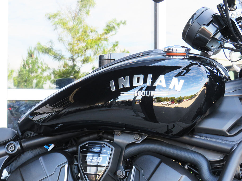 2025 Indian Motorcycle Sport Scout Limited Tech Black Metallic