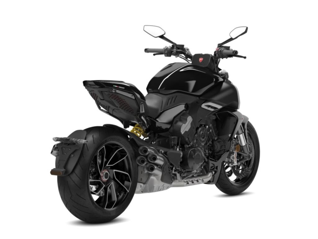 2023 Ducati Diavel 4 Thrilling Black