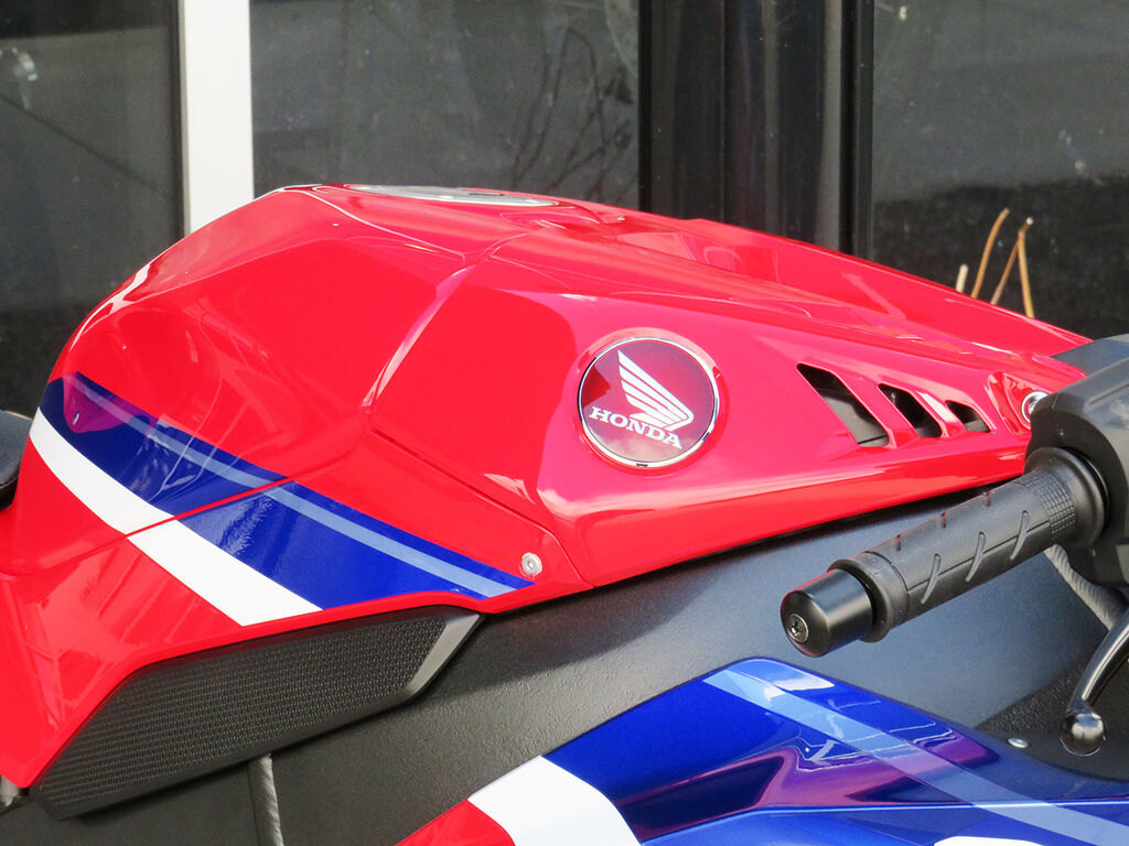 2025 Honda CBR1000RR R Fireblade SP