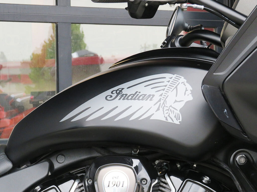 2020 Indian Motorcycle Challenger Dark Horse Thunder Black Smoke