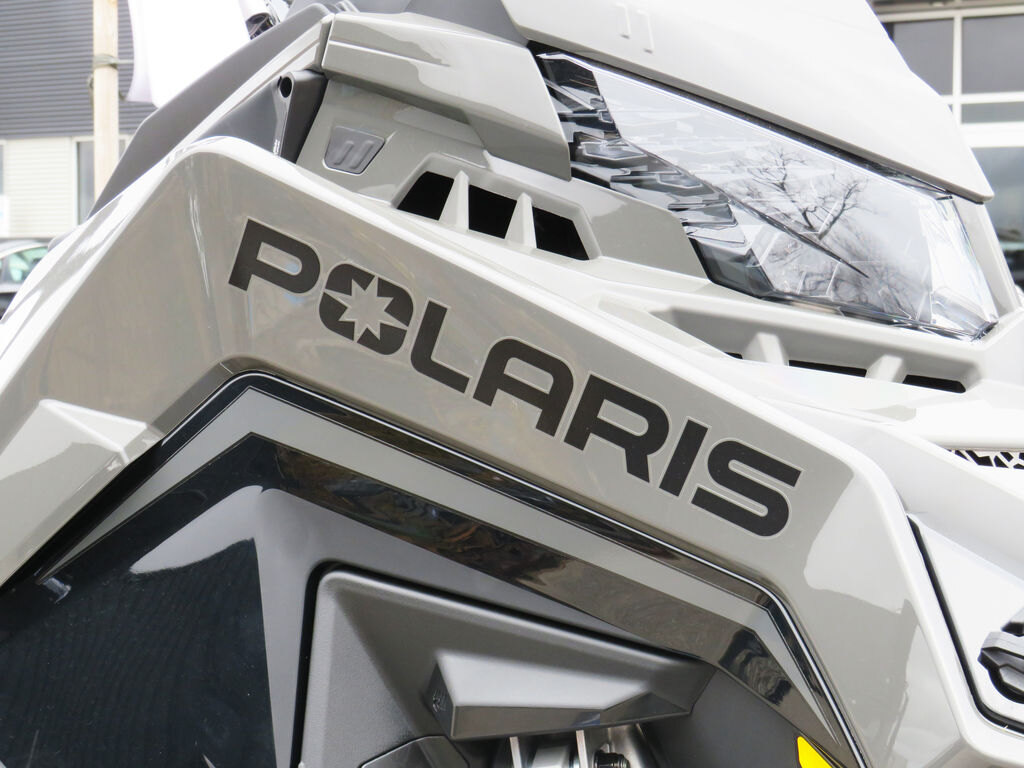 2025 Polaris 650 Switchback Assault 146 Shadow Gray / Gloss Black