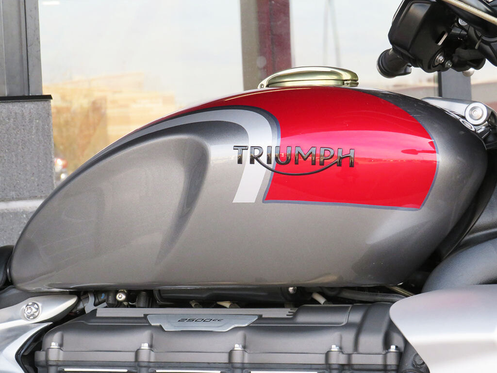 2022 Triumph Rocket 3 R Silver Ice Cranberry Red