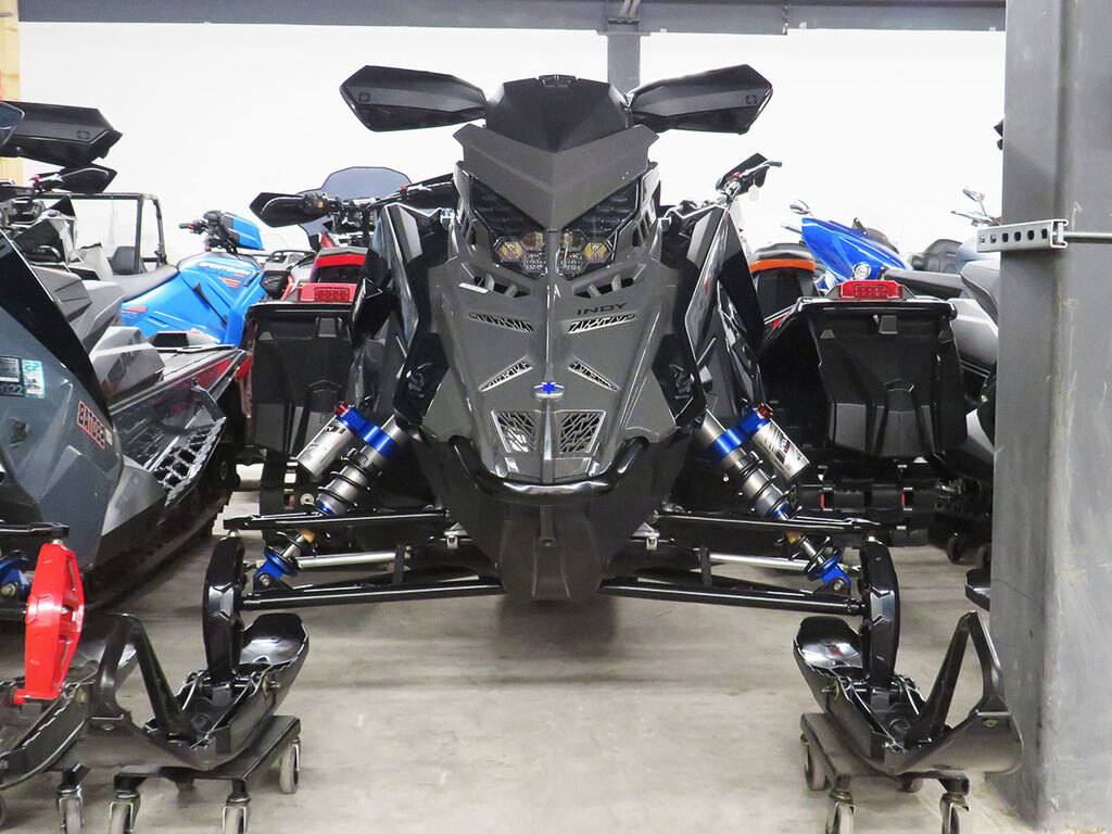 2025 Polaris 850 Indy XCR 136 Shadow Gray / Gloss Black