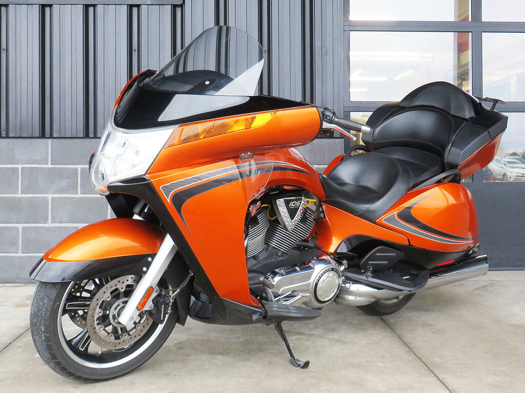 2014 Victory Motorcycles Vision Tour Nuclear Sunset