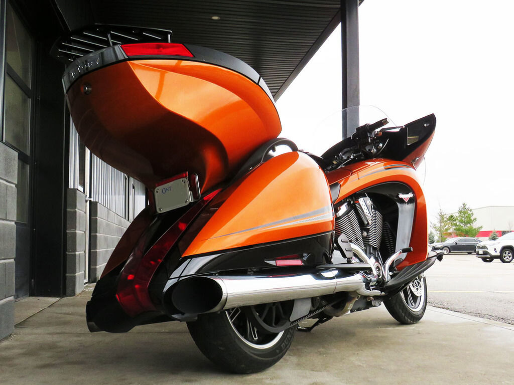 2014 Victory Motorcycles Vision Tour Nuclear Sunset