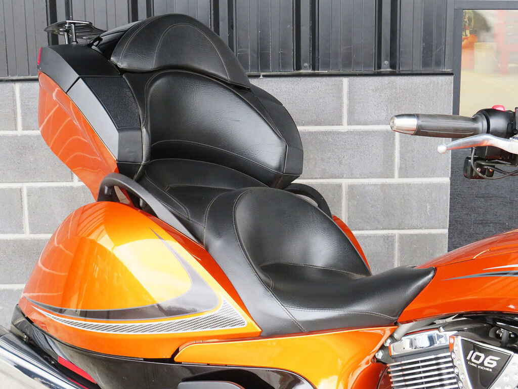 2014 Victory Motorcycles Vision Tour Nuclear Sunset